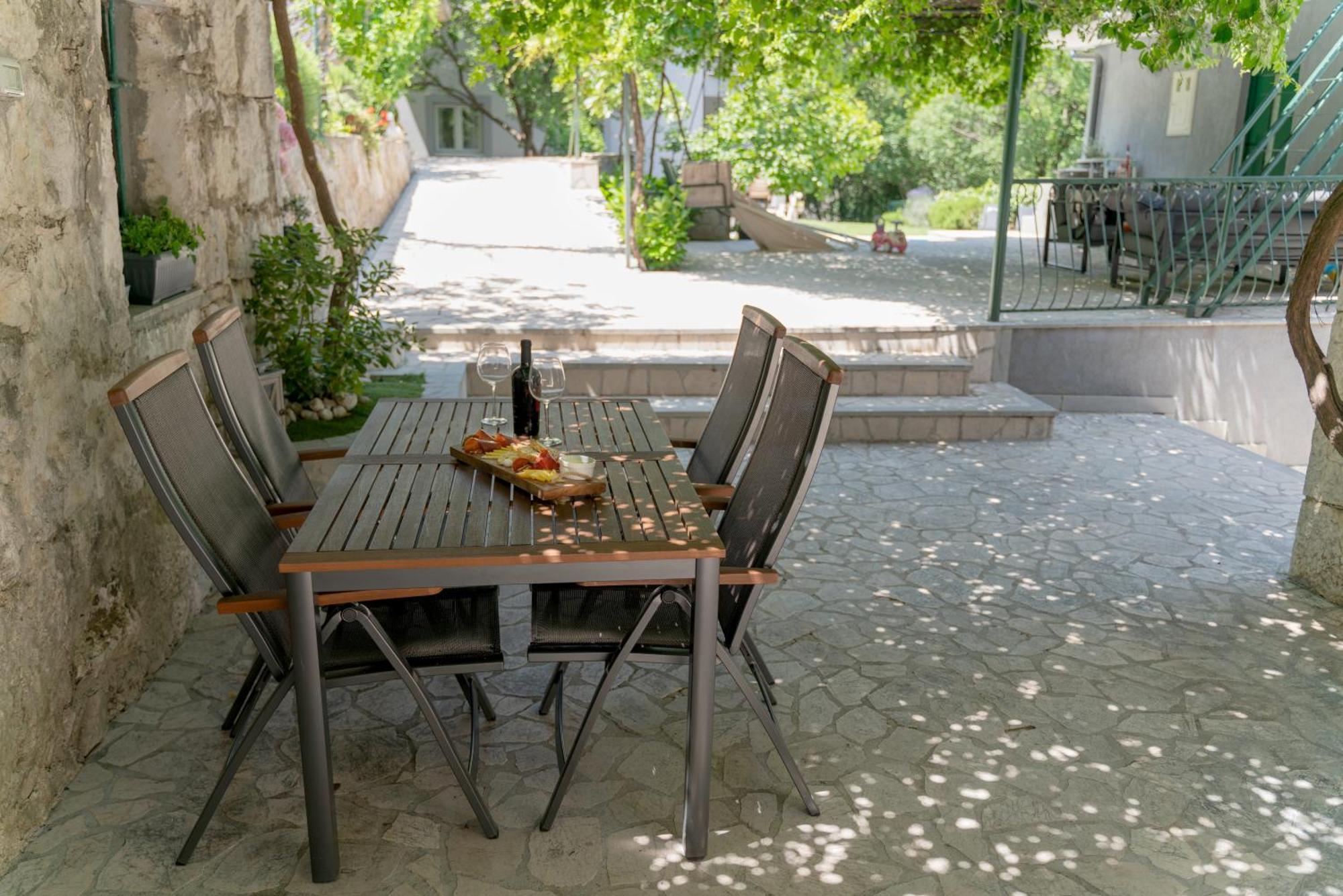 Apartments Srdanovic Omiš Esterno foto